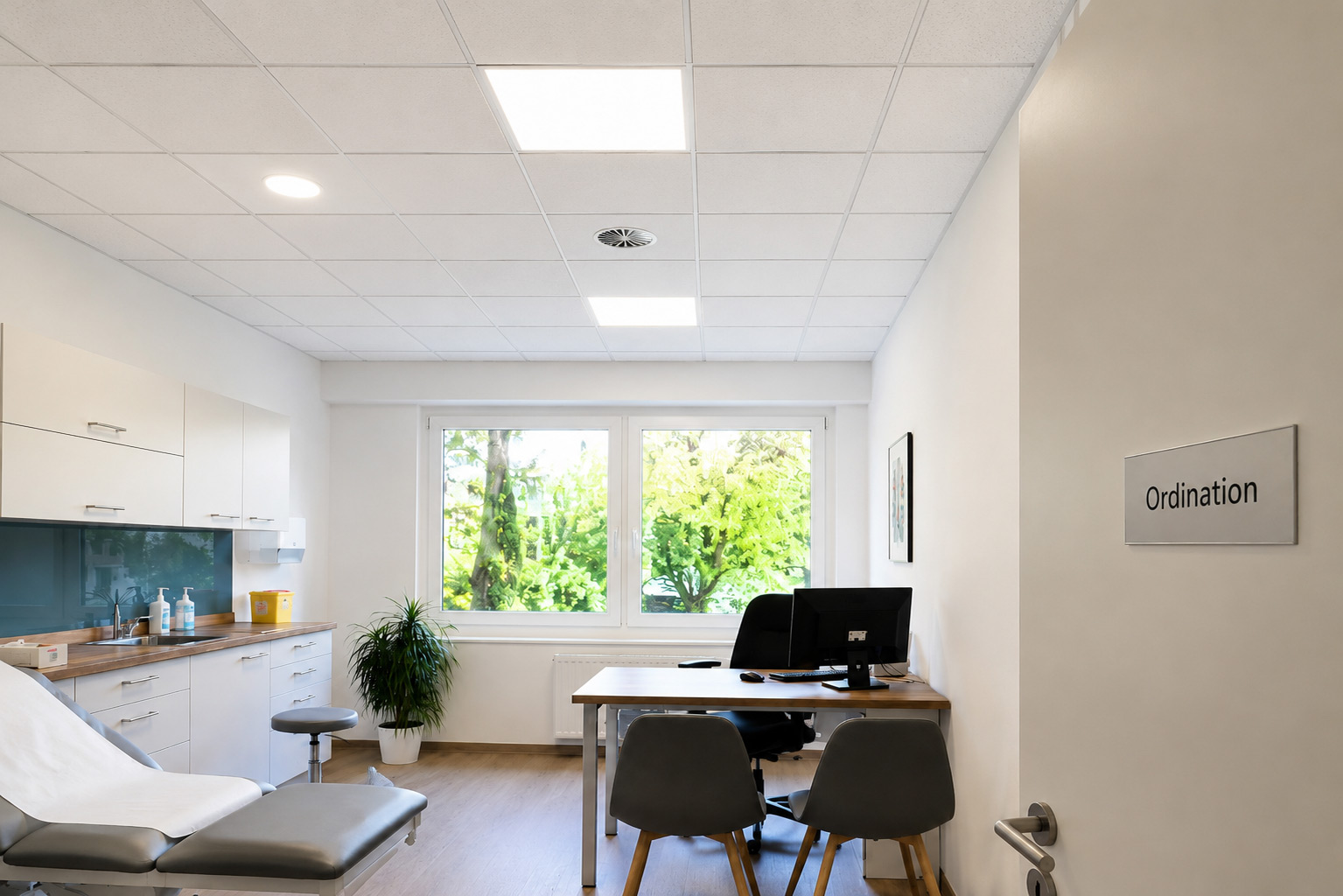 Plattenabsorber PET für Rasterdecken | Akustiklösungen für Praxis und Büro
